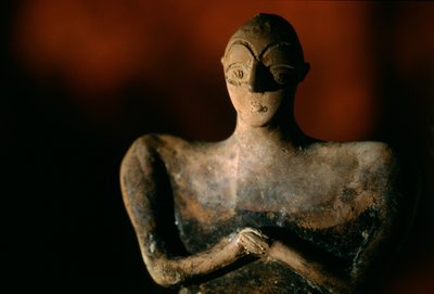 人間の陶製置物; トルクメニスタン国立博物館、アシュガバト、オクスス・チ...、2004年（写真） 作： Kenneth Garrett