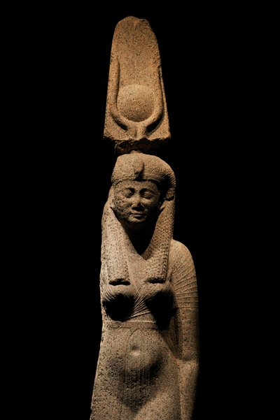 クレオパトラ：エジプト最後の女王の謎に迫る; 展示カタログ; 107ページ; クレオパトラ..., 2011年（写真） 作： Kenneth Garrett