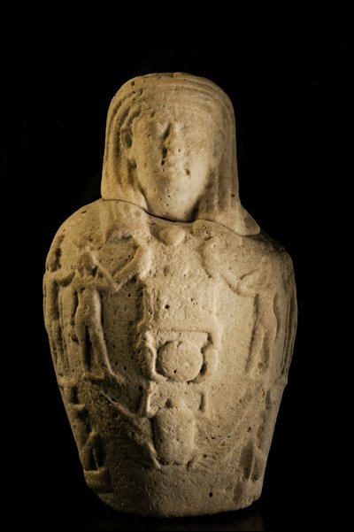 クレオパトラ：エジプト最後の女王を探る」展覧会カタログ、167ページ、クレオパトラ...、2011年（写真） 作： Kenneth Garrett