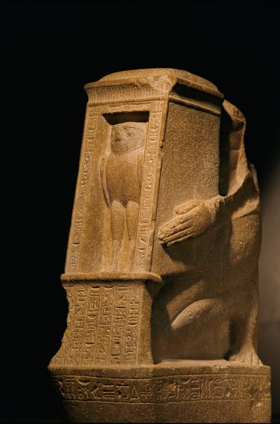 新王国時代、2002年、珪岩で作られた首のないセブティ像（写真） 作： Kenneth Garrett