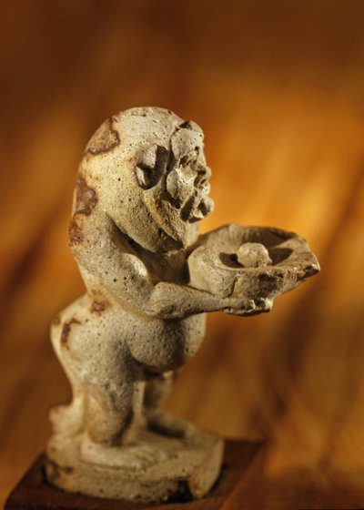 ベス神形ウンゲント容器；ツタンカーメンまたはアクエンアテンの時代、2009年（写真） 作： Kenneth Garrett