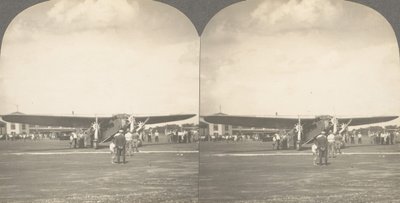ライト兄弟を含む航空の 3 つのステレオグラフ ビューのグループ、1900 年から 1929 年。 作： Keystone View Company