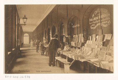 Oudemanhuispoort にある Aäron Eliazer van Kollem の書店 アムステルダム Oude manhuispoort (オブジェクトのタイトル) 作： Knackstedt and Näther