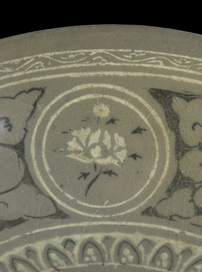青磁釉鶴雲文鉢 1150～1200年頃 作： Korean School
