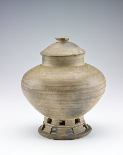 壺、6世紀前半（天然灰釉の痕跡を残した素焼きの石器） 作： Korean School