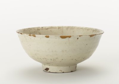 茶碗（コライジャワン）、16世紀末〜17世紀初頭（透明釉薬入り磁器、金漆補修） 作： Korean School
