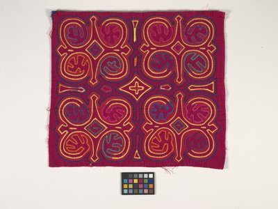 シャツパネル（モーラ）（写真） 作： Kuna Indian Culture