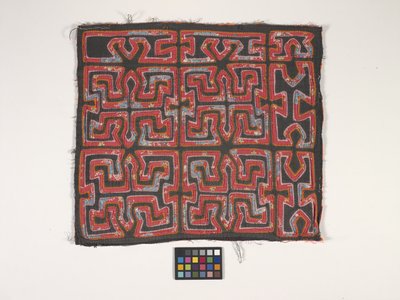 シャツパネル（モーラ）（写真） 作： Kuna Indian Culture