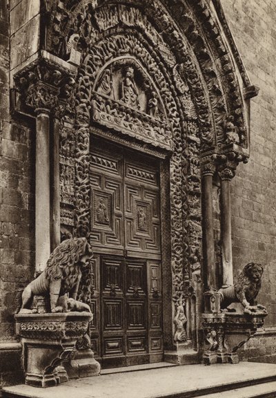 イタリア: アルタムラ、プーリア、大聖堂 (白黒写真) 作： Kurt Hielscher