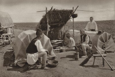 ルーマニア: 労働者のためのシェルター (白黒写真) 作： Kurt Hielscher