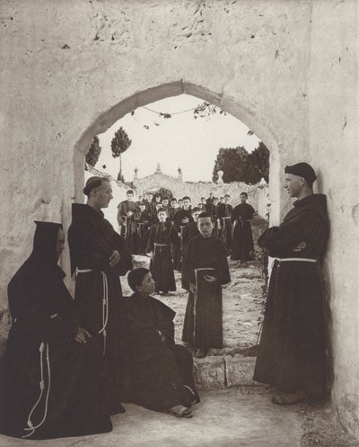 スペイン: 修道院の学校で (白黒写真) 作： Kurt Hielscher