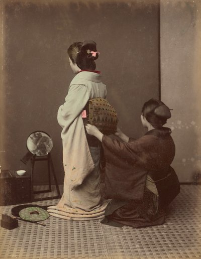 帯の着付け 作： Kusakabe Kimbei