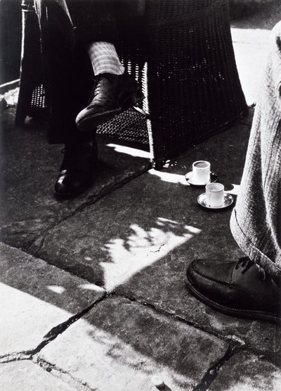 コーヒーで（ビンテージゼラチンシルバー写真） 作： Laszlo Moholy Nagy