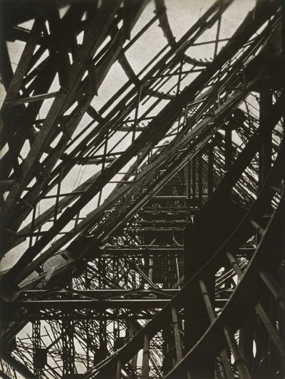 エッフェル塔 作： Laszlo Moholy Nagy