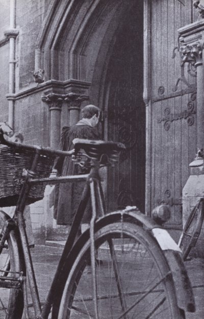 オックスフォード大学の風景（モノクロ写真 作： Laszlo Moholy Nagy