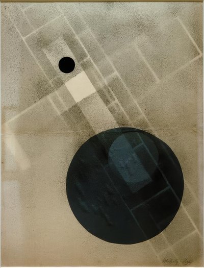 青いディスクのスプレー式塗料 作： Laszlo Moholy Nagy