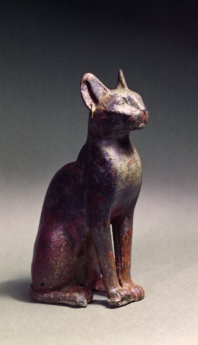 女神バステトの神聖な表現である金の耳飾りをつけた猫の彫像、前664～630年頃（ブロンズ 作： Late Period Egyptian