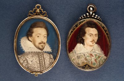 左：ローレンス・ヒリアードの若い男の肖像、c.1620。右：ニコラスヒリアード（1547-1619）による若い男の肖像、1585年頃 作： Lawrence Hilliard