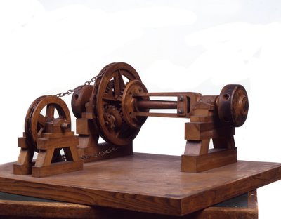 歯車と車輪の木製模型（モデル）は、レオナルド・ダ・ヴィンチ（Leonard de Vinci）（1452-1519）のデザインに基づいています。 ミラノ科学技術博物館。 作： Leonardo da (after) Vinci