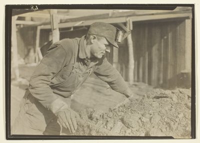 ペンシルベニア州、石炭列車の運転手 作： Lewis Wickes Hine