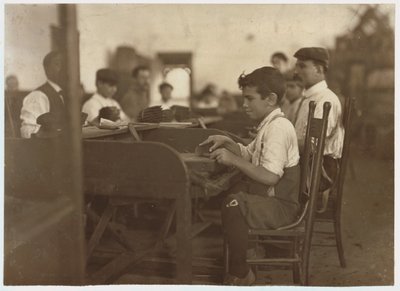 デペドロカセラスシガーファクトリー、フロリダ州タンパの児童見習い、1909年 作： Lewis Wickes Hine