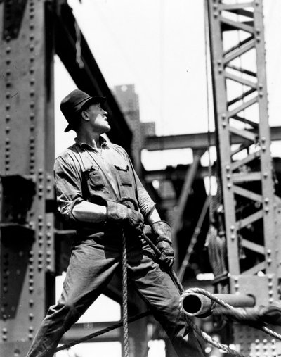 デリックマン、エンパイアステートビルディング、1930-31 作： Lewis Wickes Hine