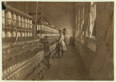 1908年に3年間働いているサウスカロライナ州ランカスターコットンミルズのスピナーであるハッティハンター 作： Lewis Wickes Hine