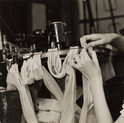 メリヤス職人 作： Lewis Wickes Hine