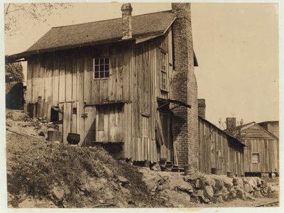 1913年、ジョージア州のローマ靴下工場の労働者向け住宅 作： Lewis Wickes Hine