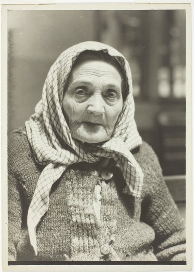 ユダヤ人の祖母、エリス島 作： Lewis Wickes Hine