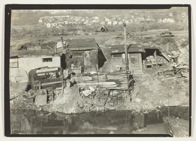 ニュージャージー州パターソンの「アウト・オブ・ワークス」居住区 作： Lewis Wickes Hine