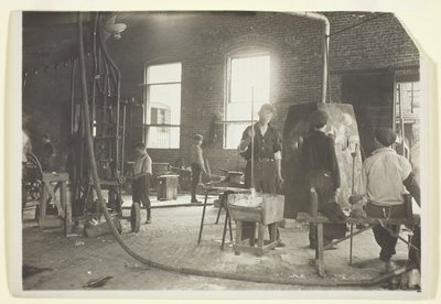 ウェストバージニア州モーガンタウン 作： Lewis Wickes Hine