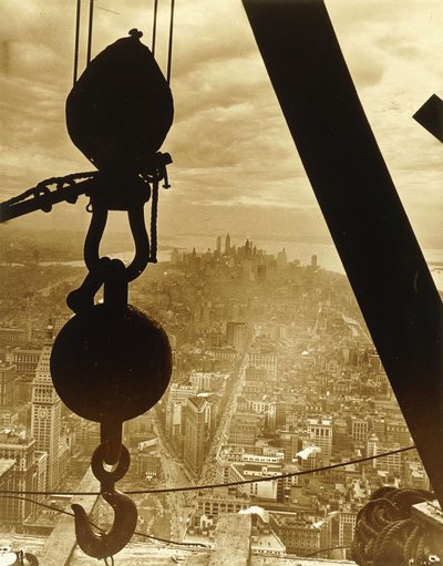 エンパイアステートビルディングからのニューヨーク市、1931年 作： Lewis Wickes Hine