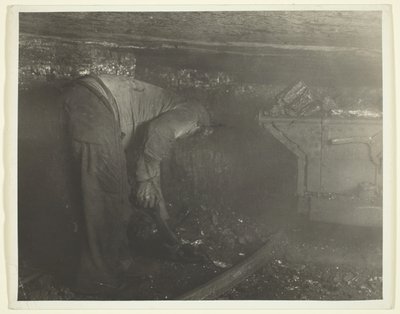 ペンシルベニア炭鉱 作： Lewis Wickes Hine