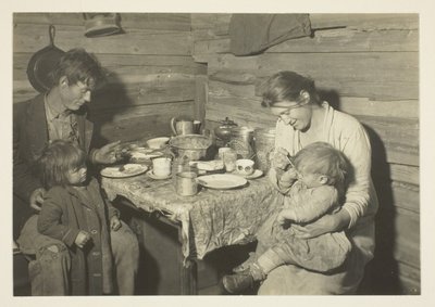 赤十字の世話で煙ハウスで暮らす貧しい農村家族（オクラホマ州 作： Lewis Wickes Hine