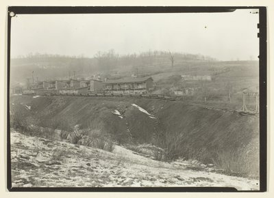ウェストバージニア州スコット・ランの独身者用小屋の列 作： Lewis Wickes Hine