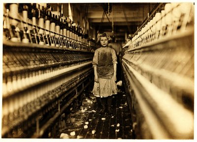 スピナー、グローブコットンミル、オーガスタ、ジョージア州、1909 作： Lewis Wickes Hine