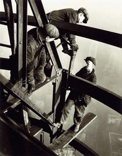 係留マストの上部、エンパイアステートビルディング 作： Lewis Wickes Hine