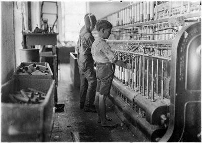 不明な画像 作： Lewis Wickes Hine