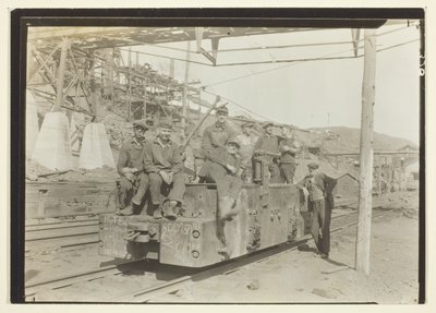 無題（ペンシルベニア州東部の、電化されたかなり近代的な炭鉱） 作： Lewis Wickes Hine