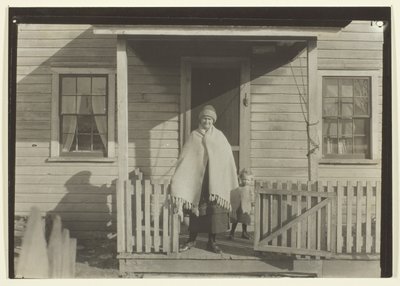 ペンシルバニア炭鉱労働者の妻、子供、そして家庭 作： Lewis Wickes Hine