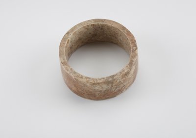 ブレスレット、紀元前3000年から1700年頃 作： Liangzhu culture