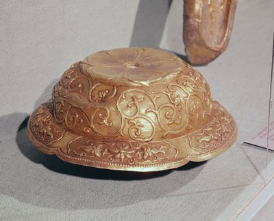 ホースハーネスの飾り、西暦959年頃（金色の銀） 作： Liao Dynasty Chinese School