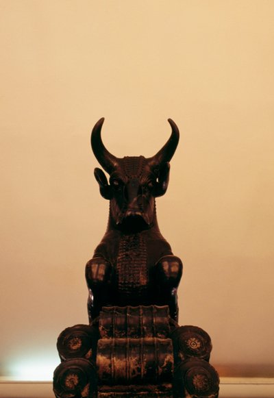 イランのペルセポリスから出土した雄牛の頭の形をした首都 作： Unbekannt Unbekannt