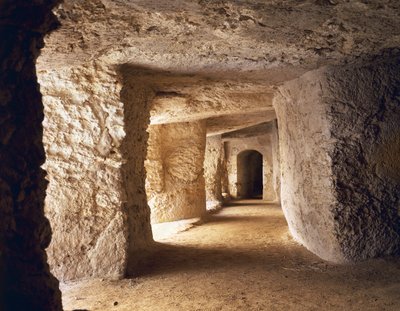 エウリュアルス城の石灰岩に刻まれた廊下（紀元前402～397年、ディオニュシウス・エルダーが防御目的で建設）、イタリア・シラキュース、古代ギリシャ文明、マグナ・グラエキア、紀元前5～4世紀 作： Unbekannt Unbekannt