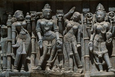 インド、グジャラート州パリタナ、シャトルンジャヤの丘にある寺院群、ヴィマラヴァシ・トゥクのアディシュヴァラ寺院、女性像を描いたレリーフ 作： Unbekannt Unbekannt