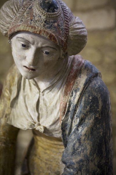 ボンネットの聖女（塗られた石） 作： Ligier Richier