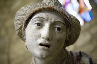 ボンネットの聖女（塗られた石） 作： Ligier Richier