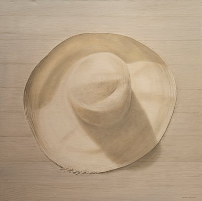 ほこりっぽいテーブルの旅行帽子、2010（キャンバスにアクリル） 作： Lincoln Seligman