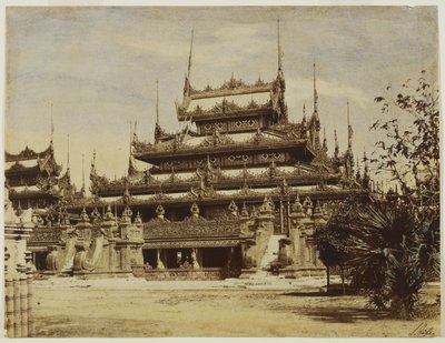 Amerapoora：Maha-Too-Lo-Bounghian Kyoung、1855年（水彩画で着色されたワックス紙のネガからアルブメン印刷） 作： Linnaeus Tripe